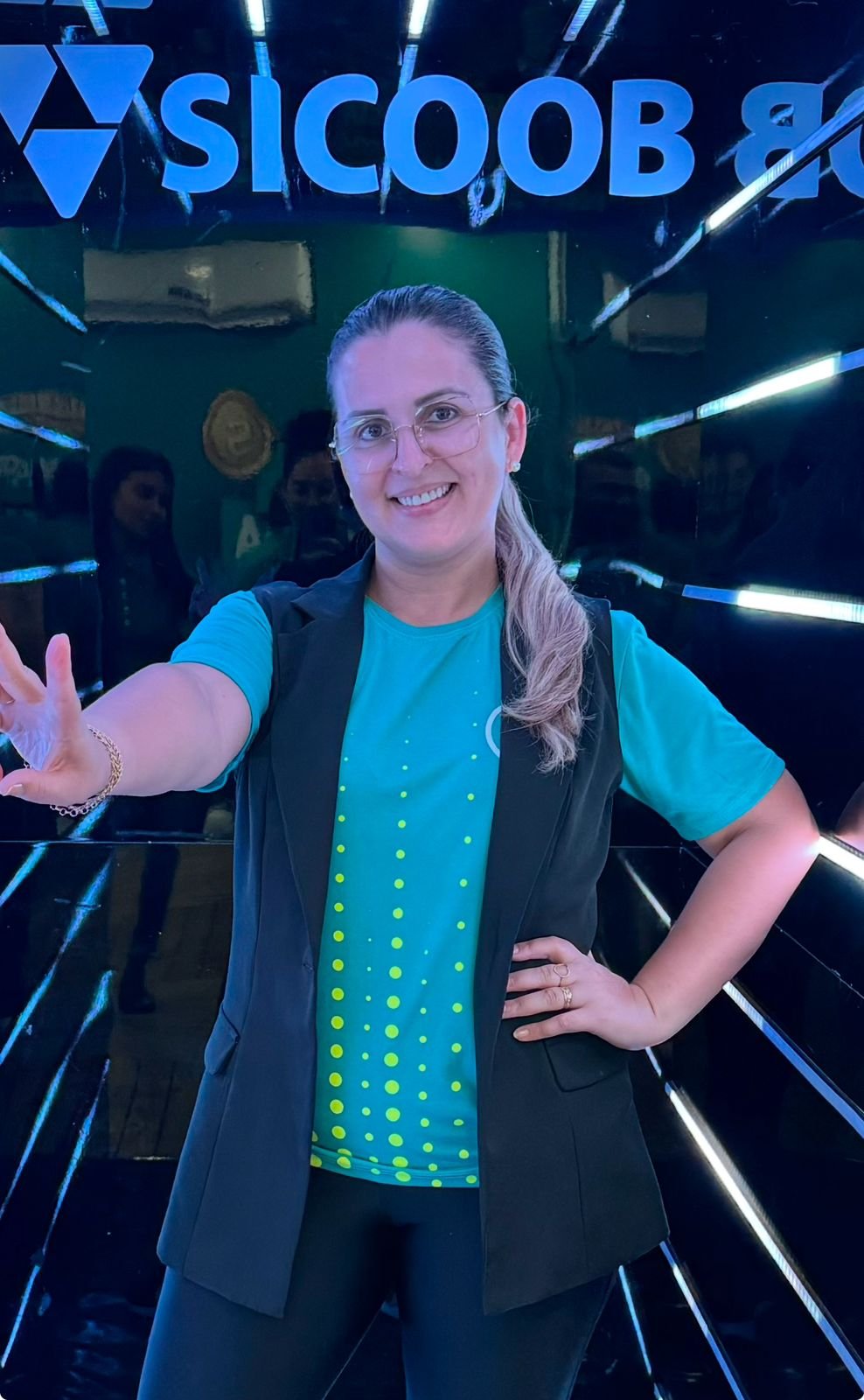 Tatiane Ribeiro Sartori Sato.